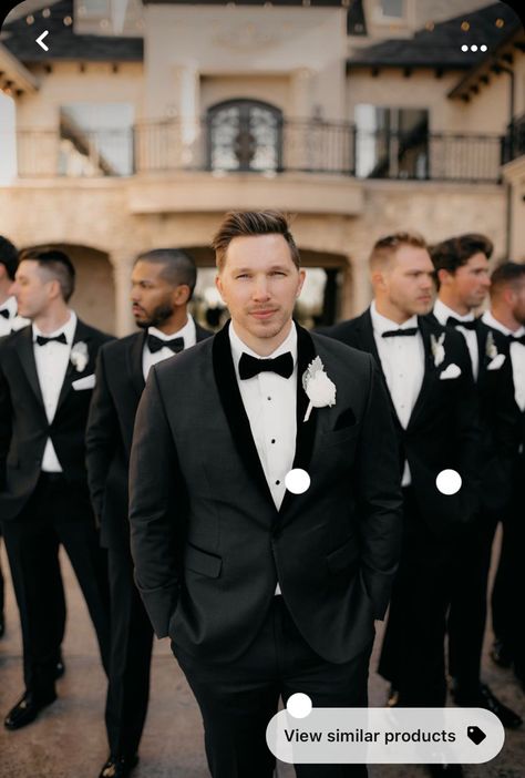 Different Wedding Poses, Grooms Men Photo Ideas, Groomsmen Poses With Groom, Black Tux Wedding Groomsmen, Wedding Groom Pictures, Wedding Day Shoot, Groom Portraits Groomsmen, Grooms Men Poses, Groomsmen Poses Wedding Photography