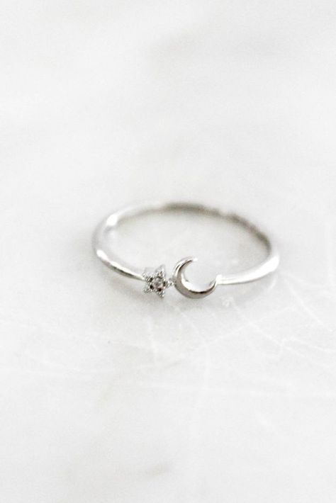 Oval Cut Diamond Engagement Ring, Moon And Star Ring, Minimalist Engagement Ring, Cute Rings, Halo Diamond Ring, Girly Girl, Bridal Rings, Cute Jewelry, Unique Rings