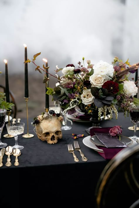 FAll Engagement Party Ideas: Modern Gothic Dinner Gothic Wedding Decorations, Halloween Wedding Decorations, Haunted Wedding, Ballet Wedding, Dark Romantic Wedding, Gothic Wedding Theme, Witch Wedding, Elegant Halloween Decor, Dark Wedding Theme