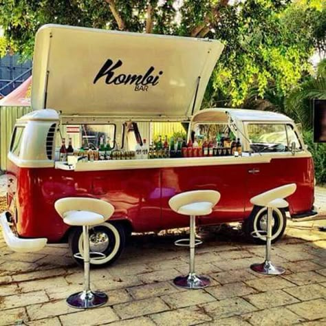 Kombi Food Truck, Mobile Cocktail Bar, Pizza Food Truck, Coffee Trailer, Coffee Van, Mobile Food Cart, Food Truck Business, Food Cart Design, Vintage Vw Bus