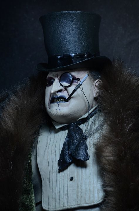 Penguin 1/4 scale action figure by NECA Danny Devito Penguin, Batman Returns Penguin, The Penguin Batman, Penguin Batman, Wallpaper Gamer, Tim Burton Batman, Batman Returns 1992, Pop Culture Tattoos, Gotham Villains