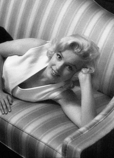 Marilyn Monroe Milton Greene, My Week With Marilyn, Young Marilyn Monroe, Milton Greene, Marilyn Monroe Fashion, Manic Pixie Dream Girl, Old Hollywood Movie, Candle In The Wind, Real Queens