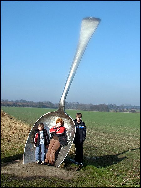 Whimsy large spoon art... love this Monday Pics, Spoon Sculpture, Giant Spoon, Twisted Reality, Minneapolis Sculpture Garden, Northumberland England, Spoon Art, World Vision, Amazing Street Art