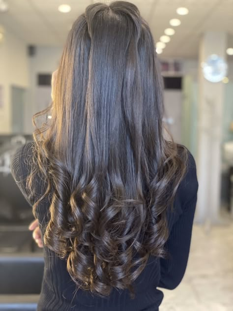 Wavy And Straight Hair, Straight Hair Curled Inwards, Soft Curls Black Hair, Straight Hair Ends Curled, Straight Hair Curls At End, Formal Straight Hair, Straight Hair With Curls At The End, Straight Hair With Curls, Curled Ends Hair