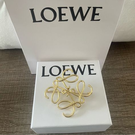 Loewe Anagram Gold Brooch Loewe Jewelry, Women Needs, Loewe Anagram, Gold Brooch, Gold Brooches, Rings Bracelets, Design Challenges, Winter 2024, Original Box