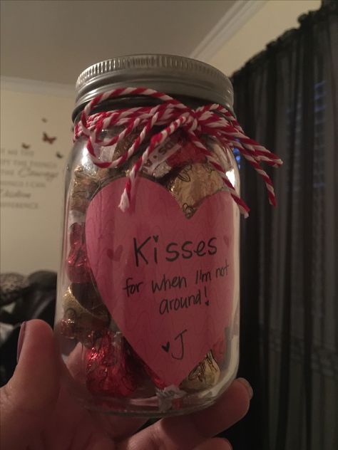 Cute Mini Gifts For Boyfriend, Jar Of Kisses For Boyfriend, Kisses Gifts For Boyfriend, Kisses For When Im Not Around, Mini Gifts For Boyfriend, Kiss Jar, Kisses In A Jar, Bf Valentines Gift, Valentine Day Aesthetic