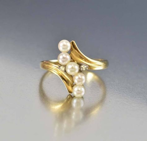 Push Ring, Pearl Ring Design, Pearl Gold Ring, Tie Chain, Art Deco Yellow, Deco Rings, Antique Jewellery Online, Vintage Jewelry Antique, Pearl Engagement Ring