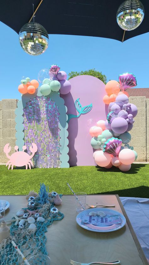 Mermaid picnic theme Mermaid Outdoor Party, Birthday Mermaid Decorations, Mermaid Picnic Birthday Party, Mermaid Party At The Park, One Year Mermaid Birthday, Sister Birthday Themes Party Ideas, Mermaid Theme Pool Party, Hello Kitty Mermaid Party, Diy Mermaid Themed Birthday Party