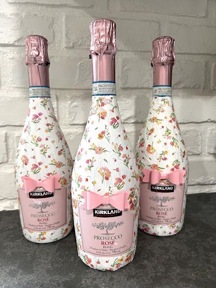 Decoupage Champagne Bottles, Modge Podge Champagne Bottle, Decoupage Wine Bottles, Custom Liquor Bottles, Sister Dates, Modge Podge Crafts, Shot Party, Wine Bottle Painting, Custom Champagne Bottle