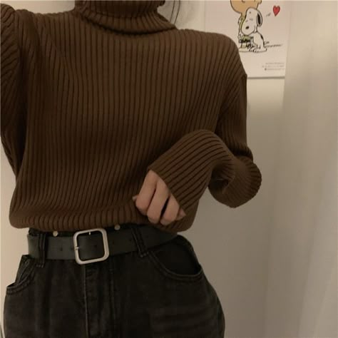 Dark Academia Outfit Sweater, Dark Academia Jumper, Brown Crewneck Outfit Aesthetic, Dark Cozy Outfits, Dark Academia Outfit Jeans, Brown Turtleneck Sweater Outfit, Dark Fall Aesthetic Outfits, Dark Brown Sweater Outfit, Dark Academia Fashion Casual