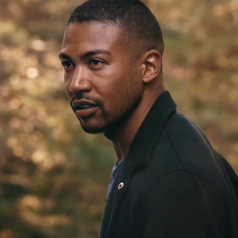 Marcel Gerard Icons, Marcel Gerard, Marcel The Originals, Charles Michael Davis, Cute Guy Pics, Scarlet Witch Marvel, Bad Blood, Vampire Diaries The Originals, Scarlet Witch