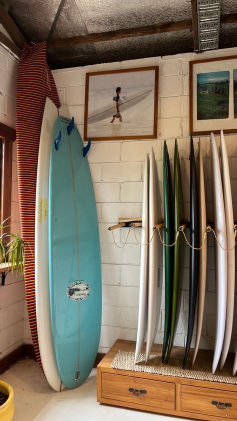 How To Store Surfboards, Surfboard Organization, Beach Gear Storage, Surf Shed, Surf Shack Interior, Surf Shop Interior, Surf Home, Surfboard Shop, Surfboard Stand