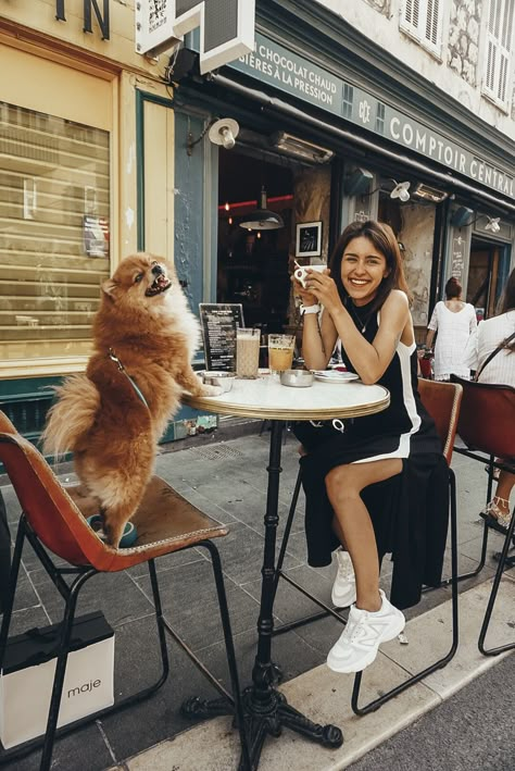 Owner Photoshoot Ideas, Happy Dog Meme, Pets Photoshoot, Photography For Drawing, Dogs Photoshoot, Photo With Dog, Streetstyle Photoshoot, Photoshoot With Dog, Dog Goals