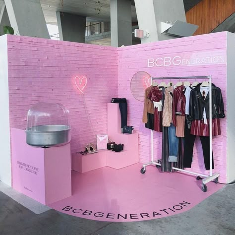 Event Booth Design, Store Design Boutique, Event Booth, Fotografi Digital, Its A Girl, Market Displays, Tradeshow Booth, Boutique Interior, Store Design Interior