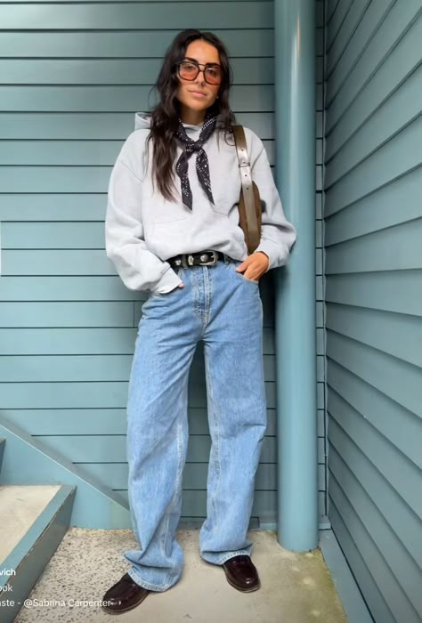 Wallabees Outfit Womens, Wallabees Outfit, Loose Jeans Outfit, Loafers Outfit, Women Aesthetic, Outfit For Women, My Dream Wardrobe, Loose Jeans, Fall Fits