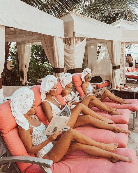 20 Hotels Perfect for a Girls-Only Sleepover Bridal Bachelorette Party, Living In London, Bachelorette Trip, Salou, Bach Party, Hen Do, Squad Goals, Team Bride, 2023 Vision Board