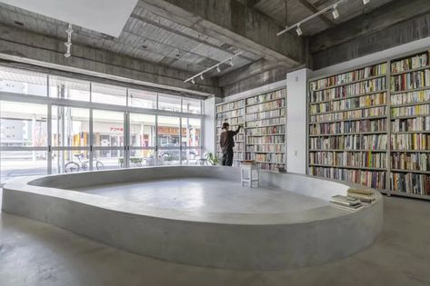 Library Japan, Aesthetic Settings, Brutalism Interior, Creative Houses, Studio Library, Architecture Site Plan, Small Library, Library Plan, Library Space