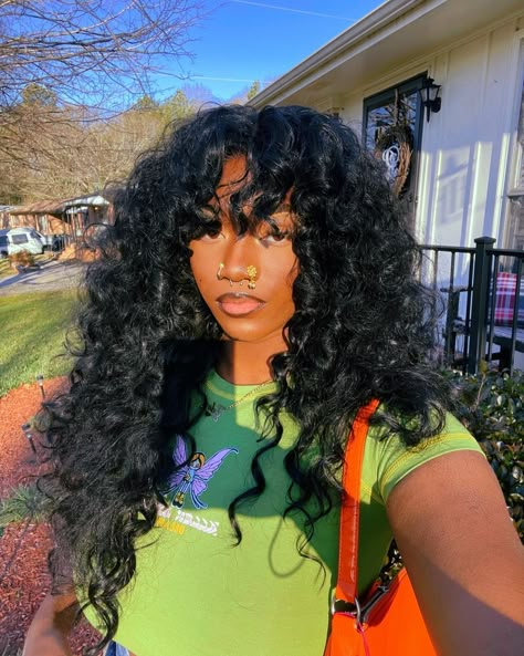 Eden Reid on Instagram: “finally living those good days Sza was talking about 🧚🏾‍♀️🧡✨🪐🌈🤠💚” Sza Hair Black, Sza Hairstyles Bangs, Sza Hair Inspiration, Sza Hair Inspired, Sza Hair Curly Bangs, Curly Long Hair Black Women, Long Curly Wig With Bangs, Sza Hairstyles Curly, Sza Hair Blowout