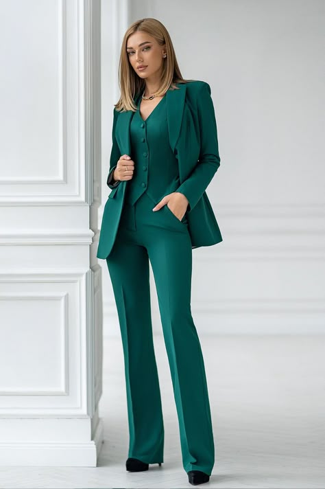 Blue Single-Breasted Suit 2-Piece Graduation Outfits For Women, Woman Suit, Women Suits, Graduation Outfits, Woman Suit Fashion, Pant Suits, Classy Work Outfits, Stylish Work Outfits, Suit Fashion