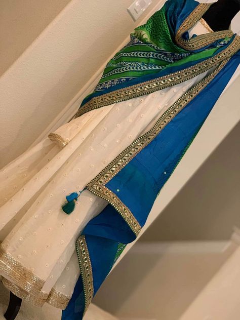 Duppattas Wearing Style, Anarkali Dress Pattern, Indian Designer Suits, Pakistani Formal Dresses, Pakistani Fashion Casual, Beautiful Pakistani Dresses, Salwar Kamiz, Kurti Designs Party Wear, Kurta Designs Women