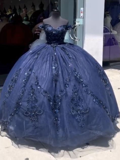 Starry Night Quince Dress, Coraline Theme Quince, Periwinkle Quince Dress, Black And Blue Quinceanera Dresses, Coraline Quinceanera Theme, Periwinkle Quince, Quince Dark Blue, Dark Blue Quince Dress, Midnight Blue Quinceanera Dresses