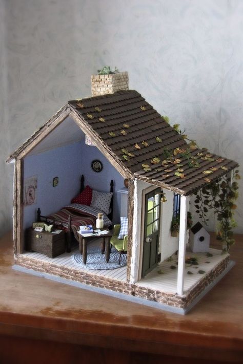 Room Box Miniatures, Garden Art Ideas, Driftwood Jewelry, Doll Furniture Diy, Doll House Plans, Mini Doll House, Doll House Crafts, Cardboard House, Garden Art Sculptures Diy