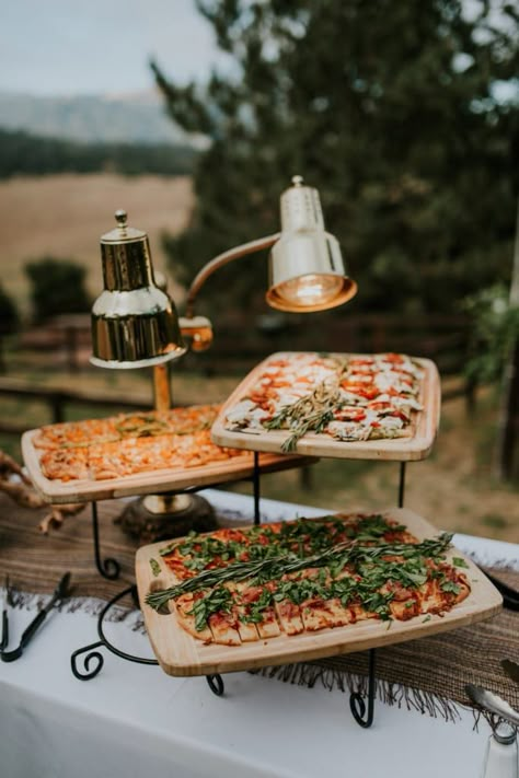 10 of my favorite Wedding Themes » Shelly Anderson Photography | Blog Lakeside Boho Wedding, Burrata Bar Wedding, Pizza Truck Wedding Reception, Backyard Wedding Menu Ideas, Pizza Station Wedding, Pizza Wedding Buffet, Pizza Display For Party, Wedding Italian Food, Italian Wedding Buffet