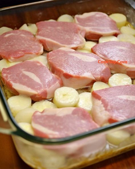 Creamy Pork Chops And Potatoes, Creamy Pork Chops, Pork Chop Recipes Crockpot, Pork Chops And Potatoes, Pork Chop Dinner, Pork Chop Recipes Baked, Pork Recipes Easy, Pork Loin Recipes, Tenderloin Recipes