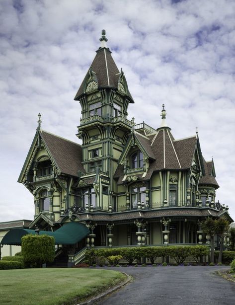 Queen Anne House Plans, Queen Anne Victorian House, Old Victorian House, Queen Anne House, Victorian Style House, Old Victorian Homes, Victorian Style Homes, Victorian Architecture, Fantasy House