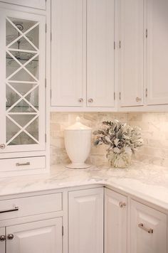 Like the counters and back splash along with the edge of counter top. Calcutta Gold Marble, Calcutta Gold, Refacing Kitchen Cabinets, Marble Kitchen, New Kitchen Cabinets, White Kitchen Design, Kitchen Corner, Classic Kitchen, Dark Kitchen Cabinets