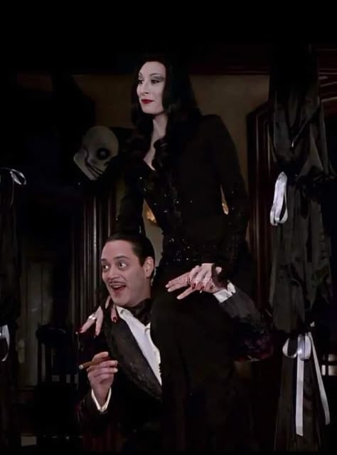 Gomez Morticia, Morticia Gomez, Morticia And Gomez Addams, Morticia And Gomez, Gomez And Morticia, Gomez Addams, Anjelica Huston, The Adams, Morticia Addams