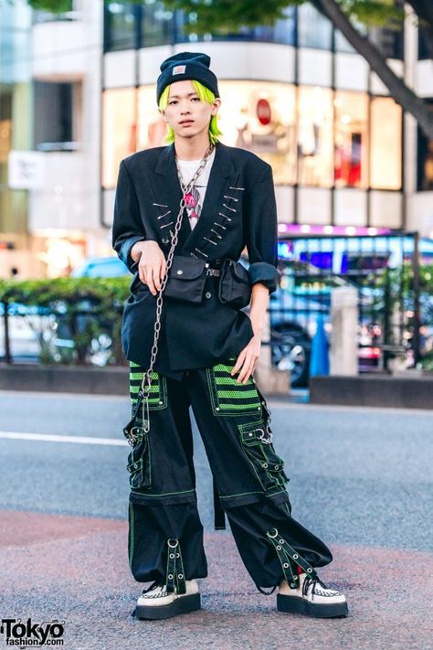 Remake Japanese Streetwear in Harajuku w/ Neon Hair, Vintage Blazer, Strap Pants, Demonia Creepers, Basic Cotton Bag & Carhartt Beanie Mode Harajuku, Asian Streetwear, Japan Fashion Street, Harajuku Fashion Street, Tokyo Street Style, Streetwear Mode, Asian Street Style, Top Ideas, Japanese Streetwear