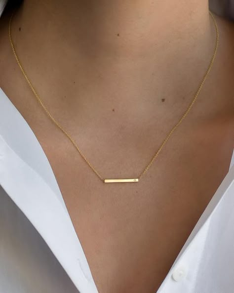 [Sponsored] 38 Hot Gold Dainty Necklace Minimalist Jewelry Tricks To Find Out This Season #golddaintynecklaceminimalistjewelry Tiny Gold Jewelry, Tiny Necklace Gold, Minimalist Gold Jewelry Set, Gold T Bar Necklace, Diamond Bar Necklace Ideas, Classic Necklaces For Women, Minimalist Diamond Jewelry, Simple Gold Jewlery, Good Necklace Jewellery