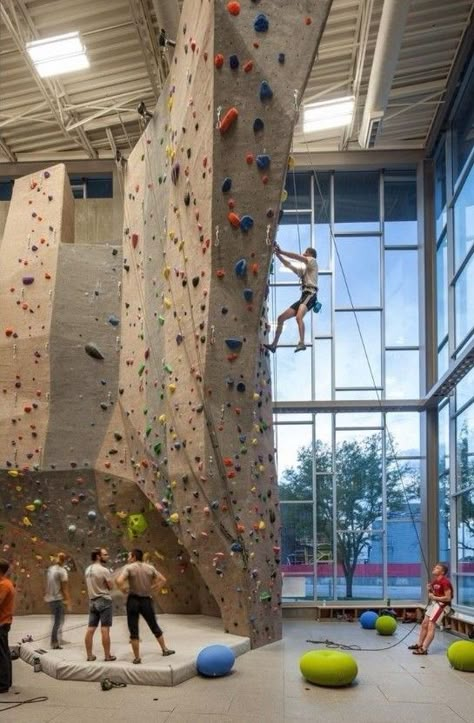 Climbing Aesthetic, Indoor Bouldering, Indoor Climbing Gym, Home Climbing Wall, Bouldering Training, Rock Climbing Gym, Indoor Climbing Wall, Indoor Rock Climbing, Climbing Walls