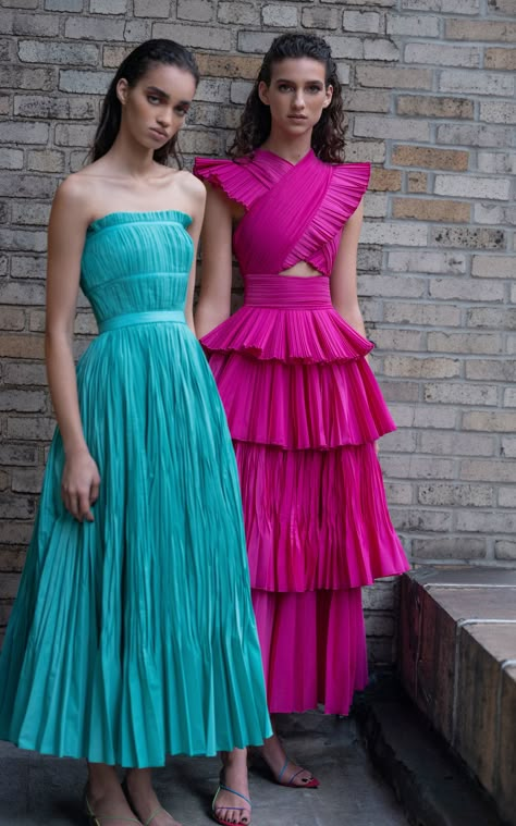 Plisse Dress, Fashion Design Inspiration, Prabal Gurung, Dresses Elegant, Mode Inspiration, Pre Fall, Fancy Dresses, Couture Fashion, Look Fashion