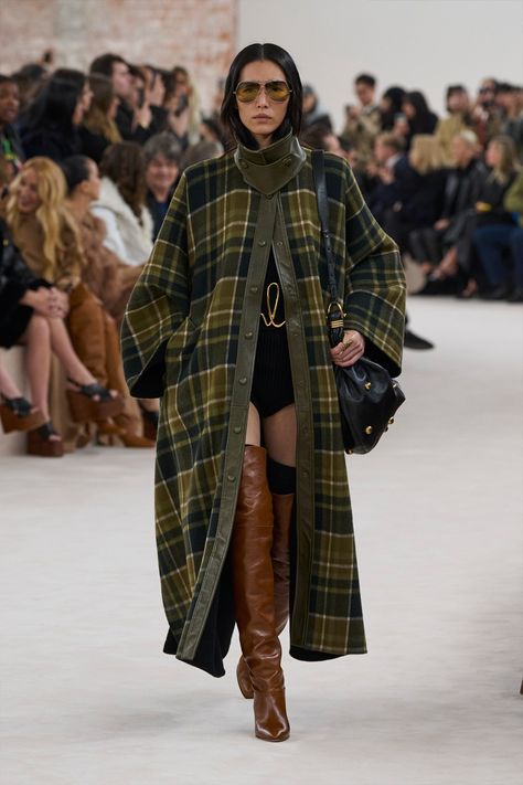 The Top Fall/Winter 2024 Trends, According to Net-a-Porter | Who What Wear 2025 Fashion Trends, 2024 Runway, Hippie Look, Phoebe Philo, 2025 Fashion, Sustainable Future, Fashion Bohemian, Runway Trends, Fall 24