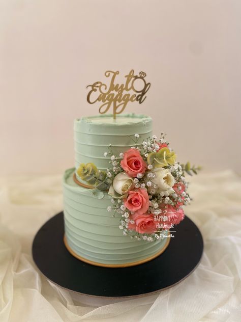 2 Tier Cake With Fresh Flowers, Pista Green Cake Design, Simple 2 Tier Wedding Cake, Simple Engagement Cake, 25th Wedding Anniversary Cakes, Cake Shake, Wedding Cake Designs Simple, Wedding Cake Simple Elegant, Birthday Cake For Boyfriend