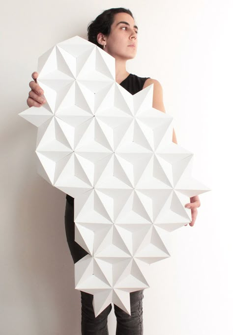 Kinga Kubowicz of KingKongDesignShop has created Moduuli, a collection of unique, modern and eye-catching geometric origami wall art. #ModernWallArt #GeometricWallArt #Origamii #Decor Origami Home Decor, Origami Wall Art, Origami Wall, Origami Architecture, Paper Wall Decor, Geometric Origami, Origami Love, Origami And Kirigami, Dekor Diy