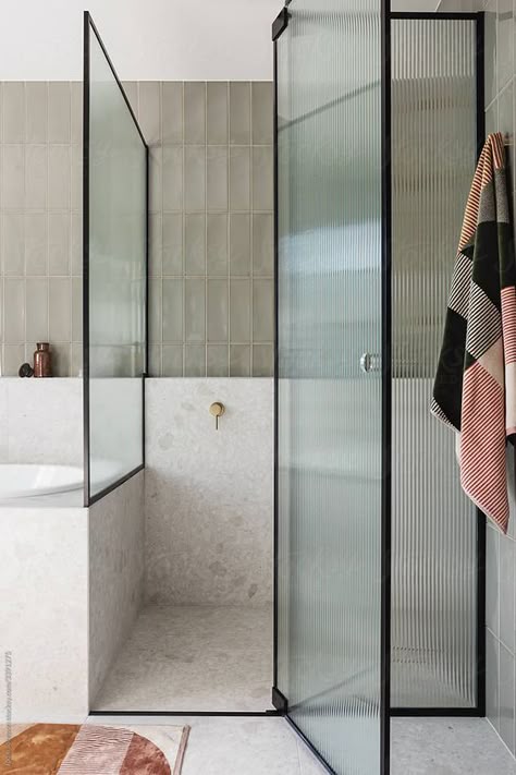 White Stone Tiles, Bad Inspiration, Luxury Shower, Interior Bathroom, Upstairs Bathrooms, Glass Bathroom, Bathroom Renos, Shower Screen, Laundry In Bathroom