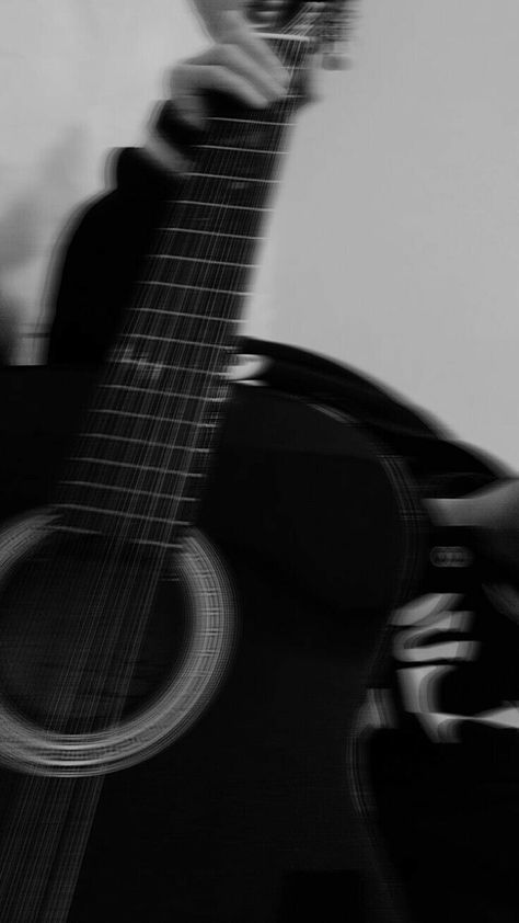 Gitar Pose, Guitar Black Aesthetic, Aesthetic Guitar Photos, Black Guitar Aesthetic, Facebook Banner Aesthetic, Summer Photography Instagram, Wallpaper Guitar, Jourdan Sloane, Black Acoustic Guitar