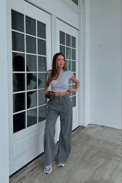 Trouser Heels Outfit, Aritzia Pants Trousers, Neutral Hat Outfit, Abercrombie Wide Leg Pants, Converse And Trousers Outfit, Summer Outfits Wide Leg Pants, Abercrombie Wide Leg Trousers, Chic Trousers Outfit, Outfits With Trousers Casual