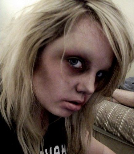 Zombie makeup 'halloween' | Carly Fraser | Flickr Halloween Fall Vibes, Zombie Halloween Makeup, Makeup Zombie, Dead Makeup, Warm Bodies, Film Club, Dead Zombie, Zombie Makeup, Hairstyle Wedding