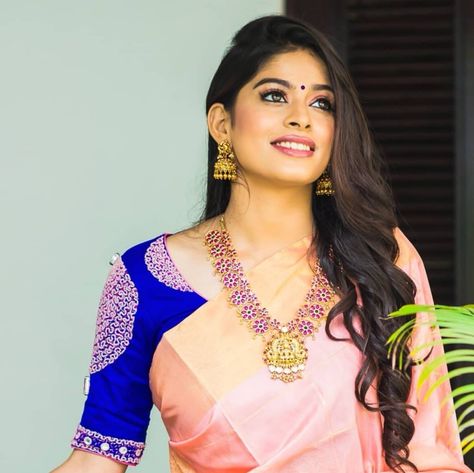 Saree Blue, Peach Saree, Pattu Saree Blouse Designs, Wedding Saree Blouse Designs, Saree Blouse Neck Designs, Cutwork Blouse Designs, Wedding Blouse Designs, Sari Blouse Designs, Silk Saree Blouse Designs