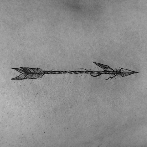 Feather Arrow Tattoo, Tattoo Arrow, Arrow Tattoos For Women, Feather Arrow, Arrow Tattoo Design, Literary Tattoos, Arrow Feather, Triangle Tattoos, Trendy Tattoo