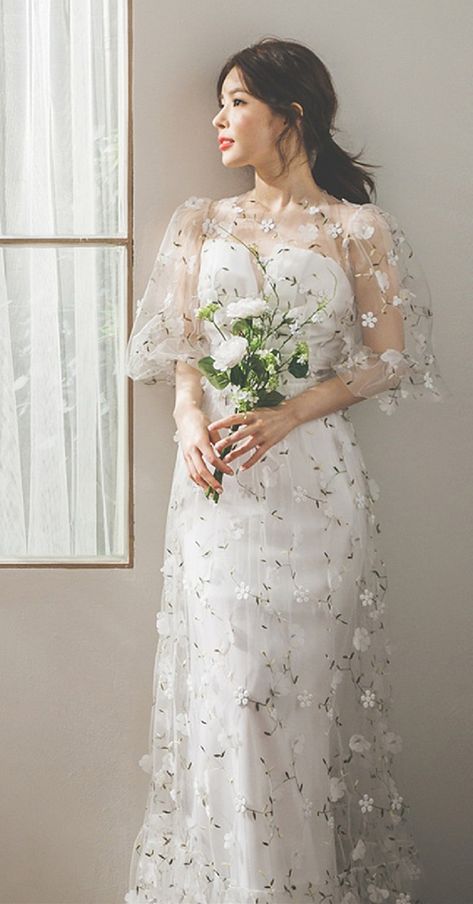 Asian Inspired Wedding Dress, Wedding Dresses Not White, Comfy Wedding Dress, Chromatica Ball, Bridgerton Style, Nontraditional Wedding Dress, Bride Dress Simple, Asian Wedding Dress, Gowns Dresses Elegant