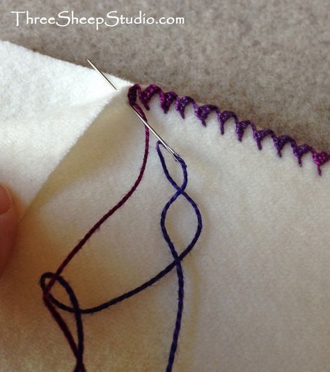 Blanket Stitch - Scalloped Blanket Stitch - How To Conceal Knots - ThreeSheepStudio.com Needle Embroidery, Embroidery Stitches Tutorial, Wool Projects, Punch Needle Embroidery, Needlework Patterns, Sewing Stitches, Embroidery Motifs, Wool Crafts, Wool Applique