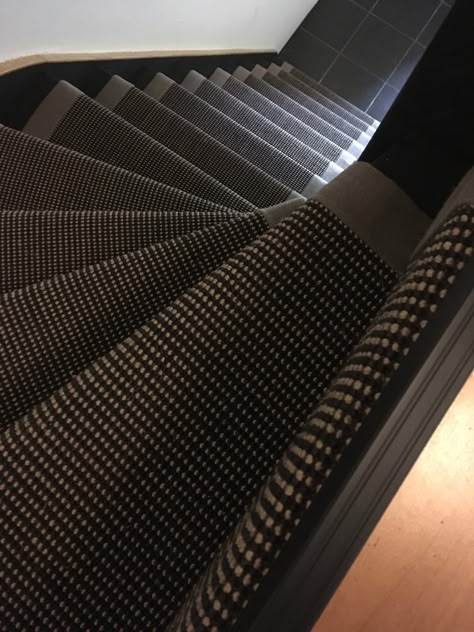 Black Painted Stairs, Hallway Stairs And Landing, Dark Staircase, Black Hallway, Black Staircase, Carpet Staircase, Victorian Hallway, Black Stairs, Staircase Runner