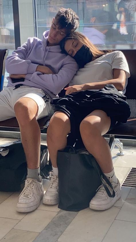 family, sibling love Brunette Couple, Aesthetic Brunette, Brother Sister Photos, Brother Pictures, Brother And Sis, Sisters Goals, Sibling Pictures, Siblings Goals, Sibling Love