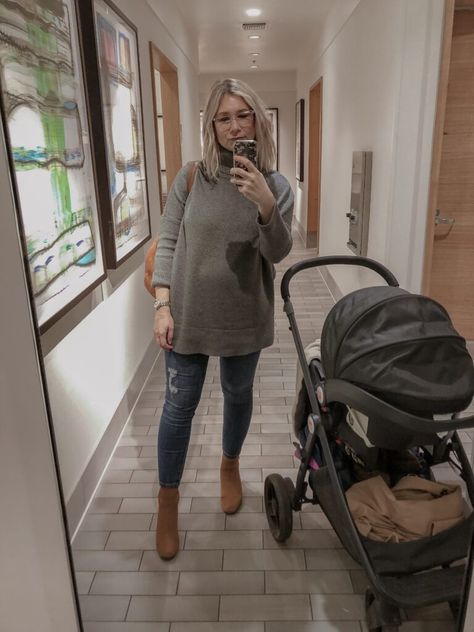 Postpartum Outfits Winter, Future Mom Goals, Post Baby Outfit, Nursing Friendly Outfits, Nursing Outfits, Postpartum Style, Outfit Pregnant, Postpartum Outfits, Pregnancy Delivery