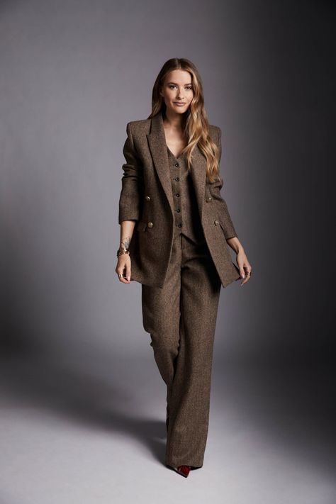 Victoria Magrath, Herringbone Suit, Holland Cooper, Fall Blazer, Lawyer Outfit, Woman Suit Fashion, High Waisted Flares, Formal Outfits, Classic Wardrobe